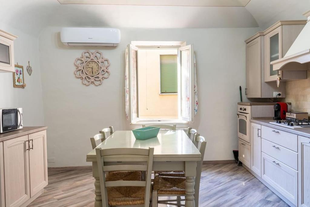 Casa Vacanze L'Angolo Fiorito Bettolle Exteriér fotografie