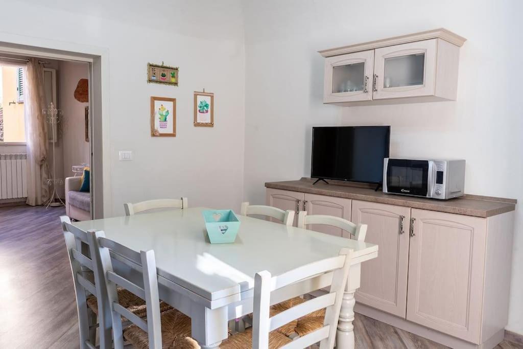Casa Vacanze L'Angolo Fiorito Bettolle Exteriér fotografie