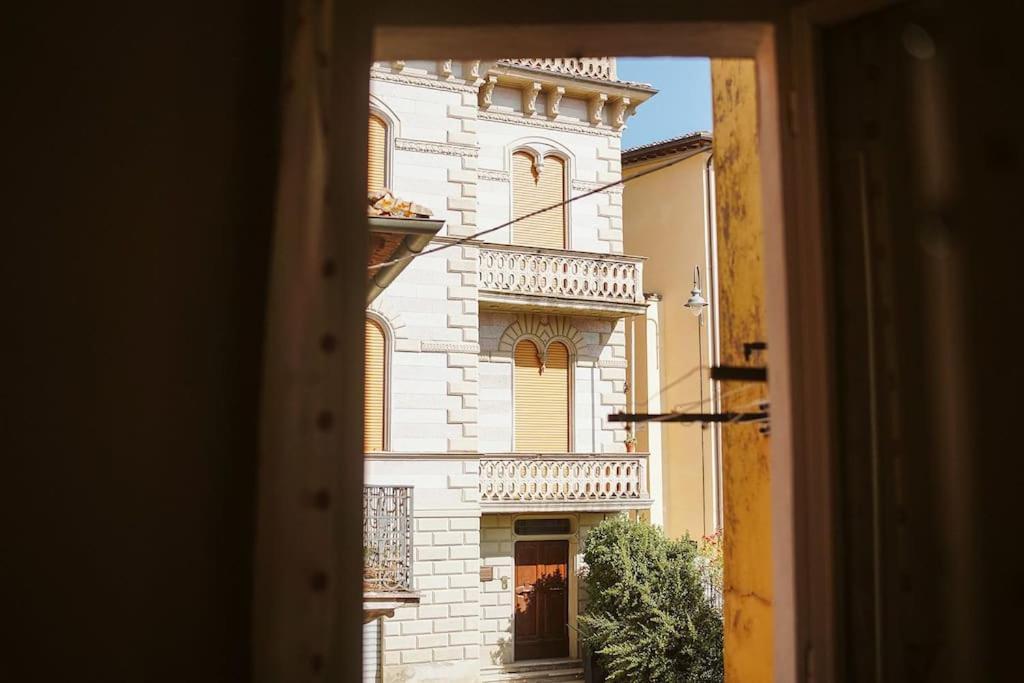 Casa Vacanze L'Angolo Fiorito Bettolle Exteriér fotografie