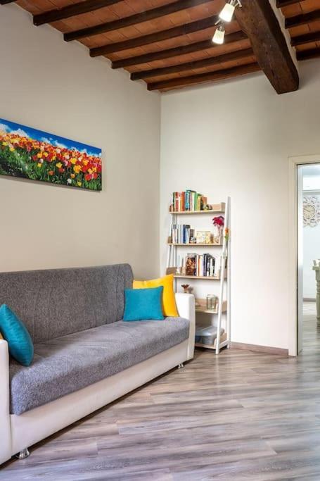 Casa Vacanze L'Angolo Fiorito Bettolle Exteriér fotografie