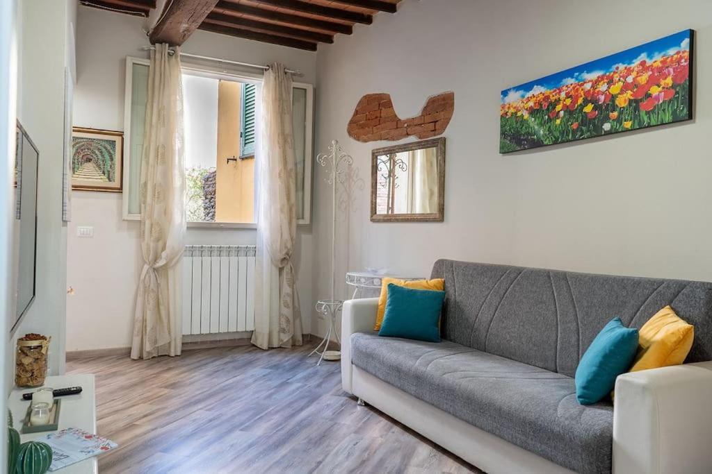 Casa Vacanze L'Angolo Fiorito Bettolle Exteriér fotografie