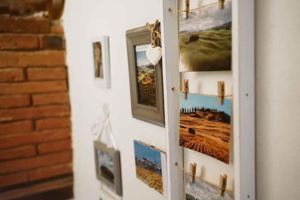 Casa Vacanze L'Angolo Fiorito Bettolle Exteriér fotografie